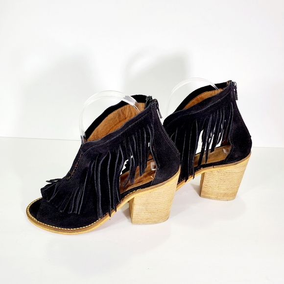 Musse & Cloud Shoes - Musse & Cloud black suede open toe booties, 7